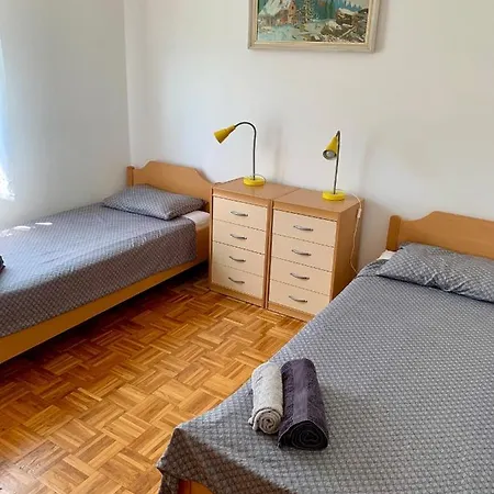 Apartma Panorama شقة كوباريد