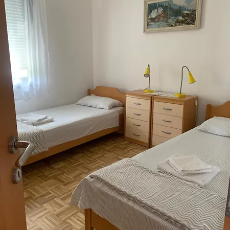 Apartma Panorama شقة